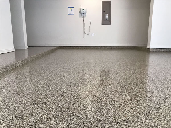 東莞地坪漆施工報(bào)價多少，地坪漆施工每平米人工費(fèi)多少錢